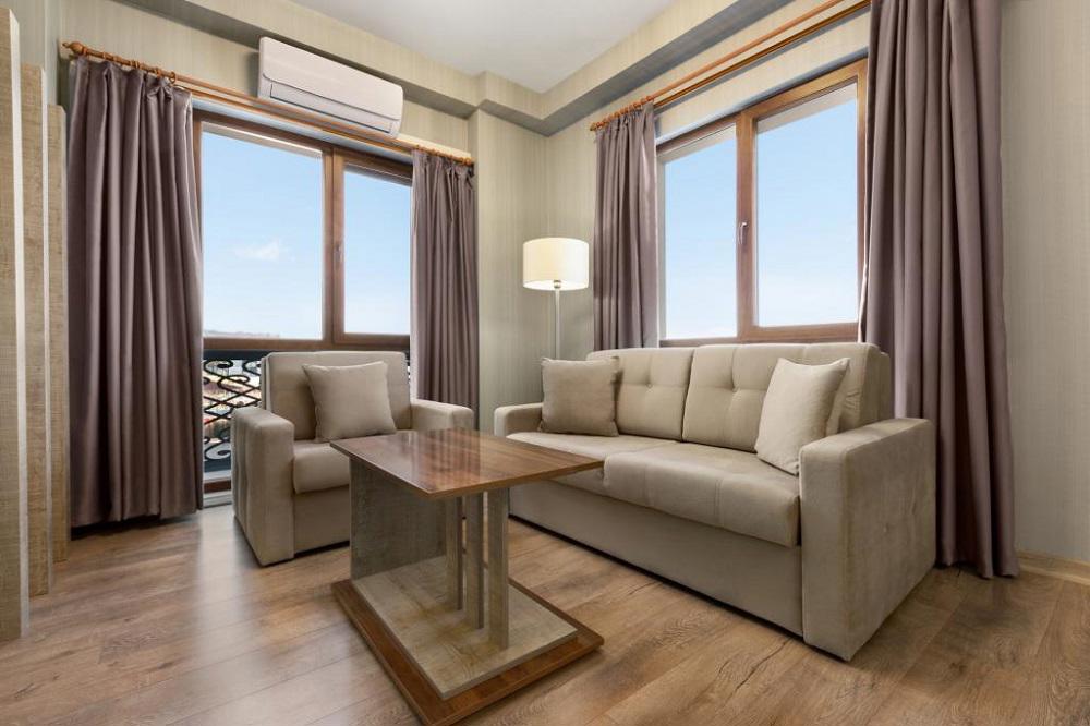 Ramada By Wyndham Van