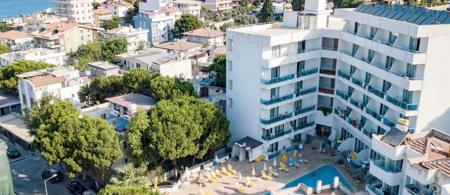 Ponz Hotel
