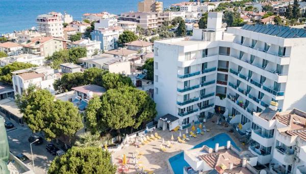 Ponz Hotel