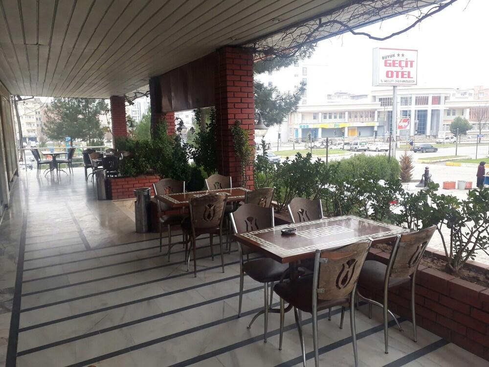 Büyük Geçit Hotel