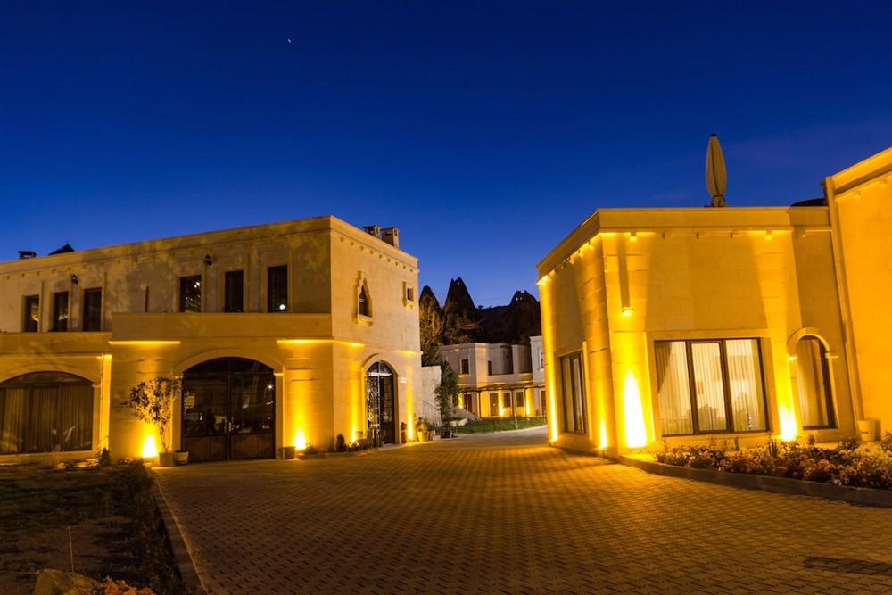 Empire Cave Hotel