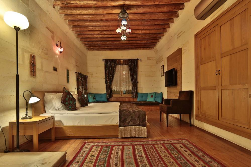 La Casa Cave