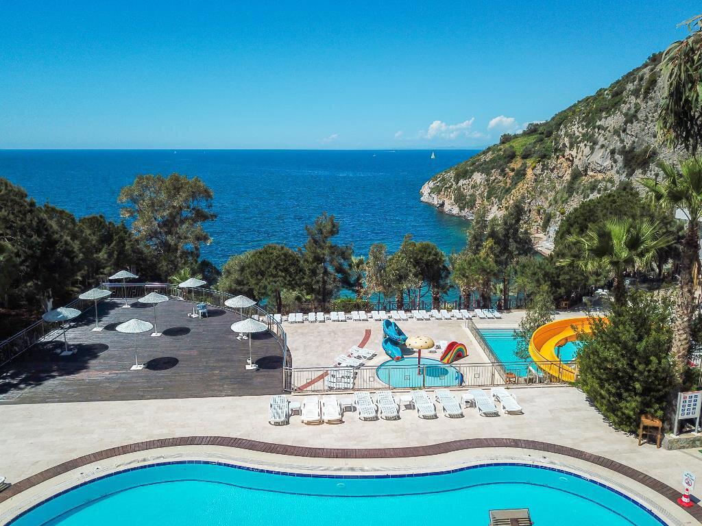 Ladonia Hotels Adakule