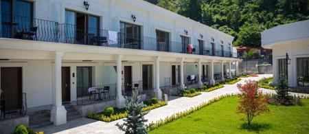 North Door Hotel