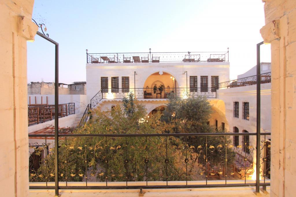 Nahrin Hotel & Art