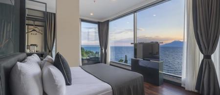 Lucky Monkey Hotel
