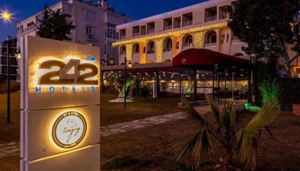 Tema 242 Hotel
