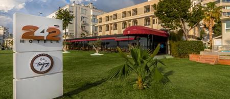 Tema 242 Hotel