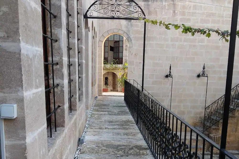 La Riva Konakları