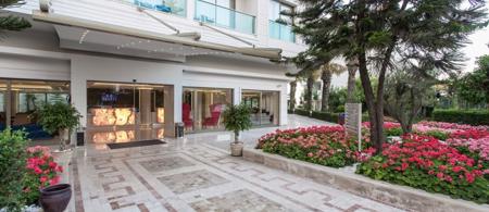 Falcon Hotel