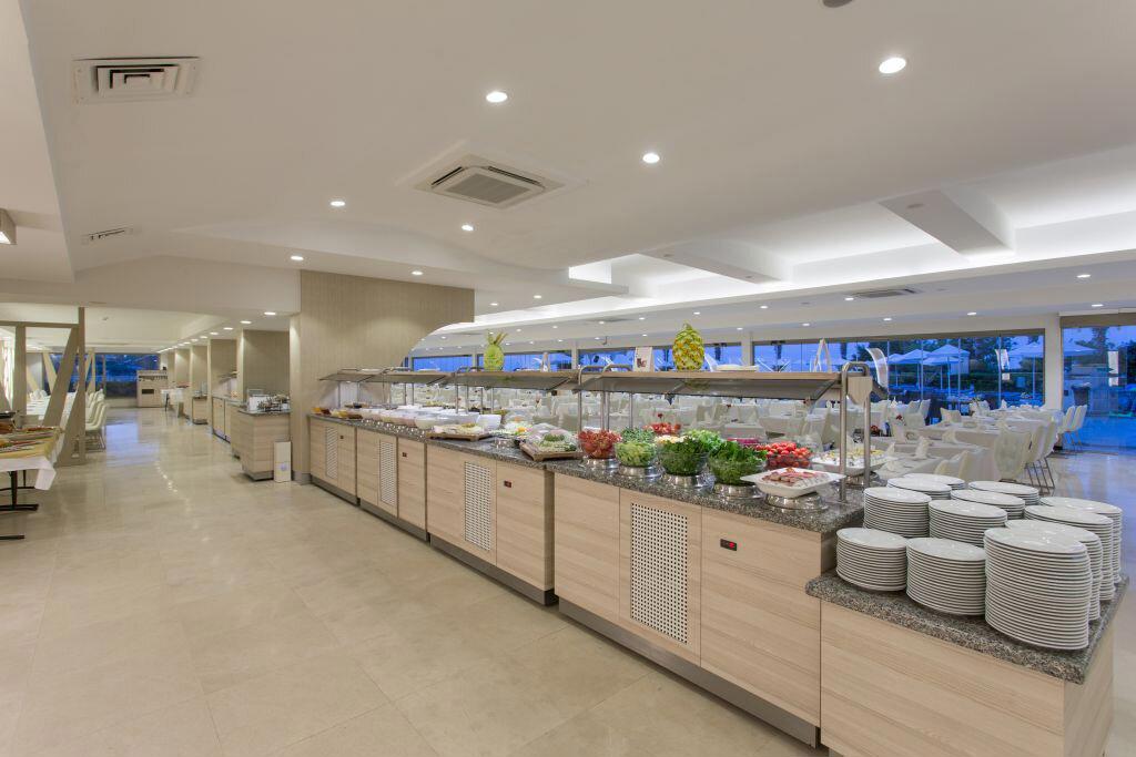 Falcon Hotel