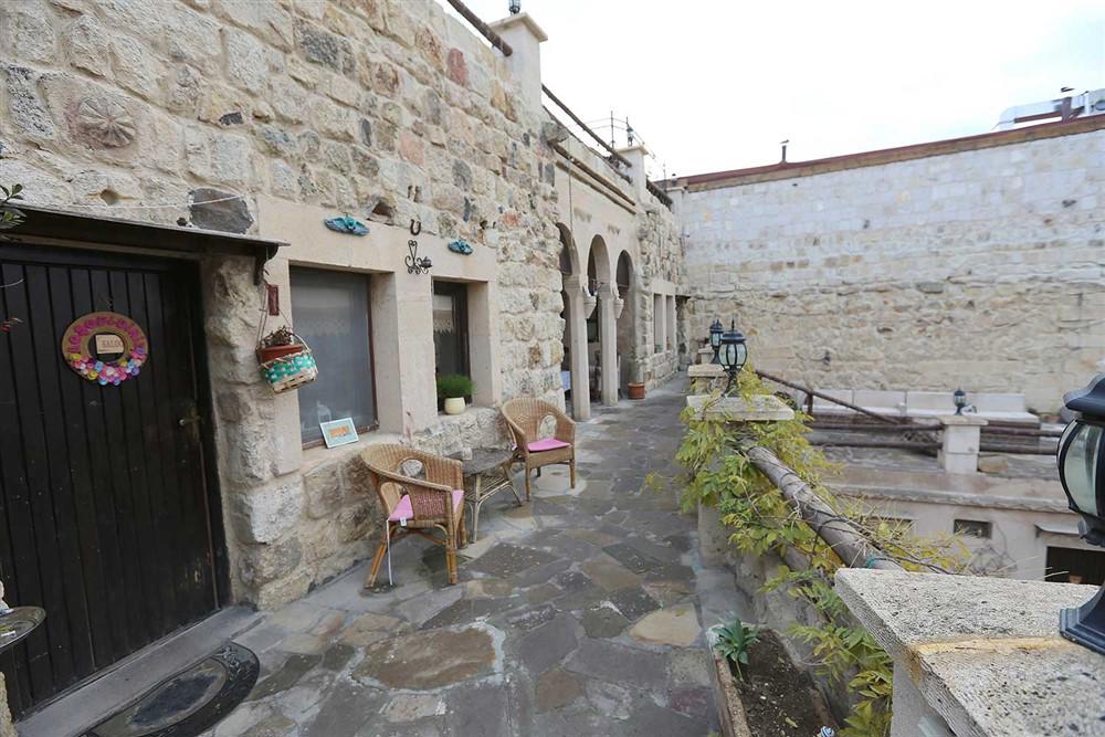 Antik Cave House
