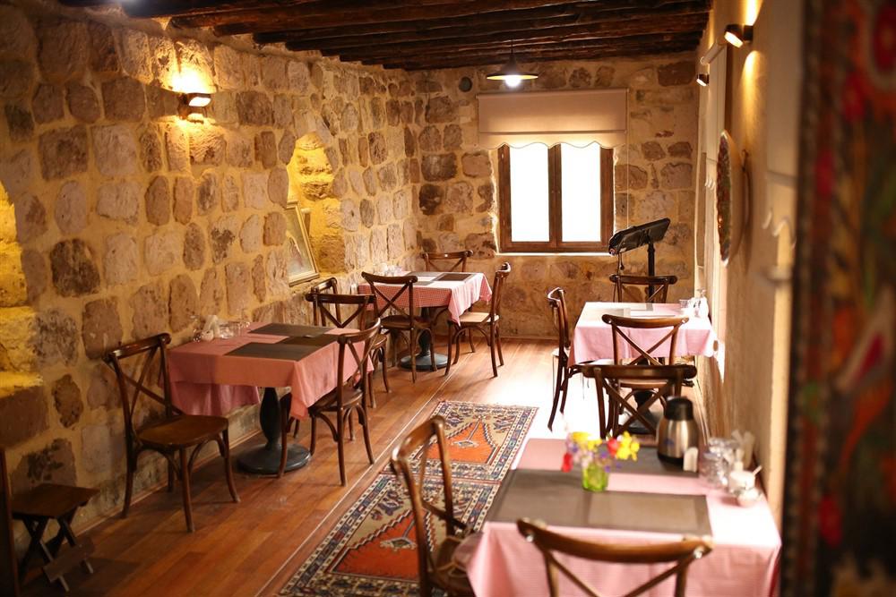 Antik Cave House
