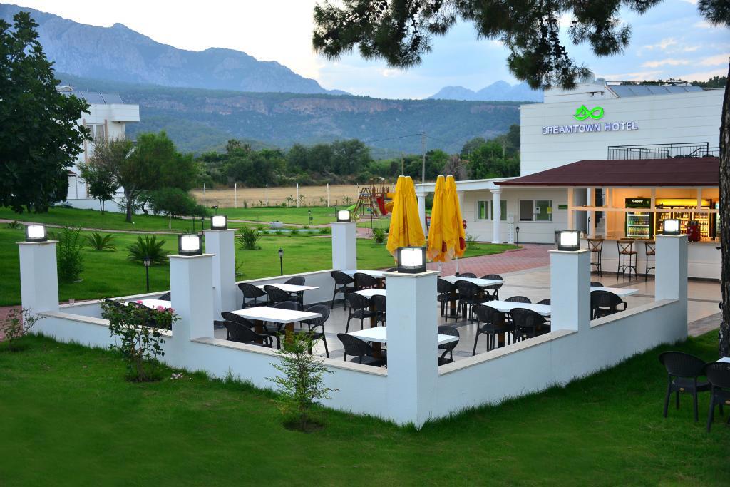 Dream Town Hotel