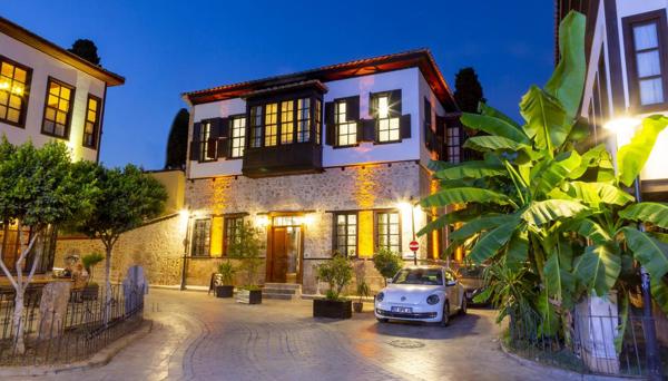 Cedrus Hotel