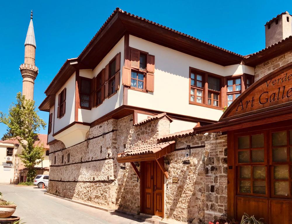 Cedrus Hotel