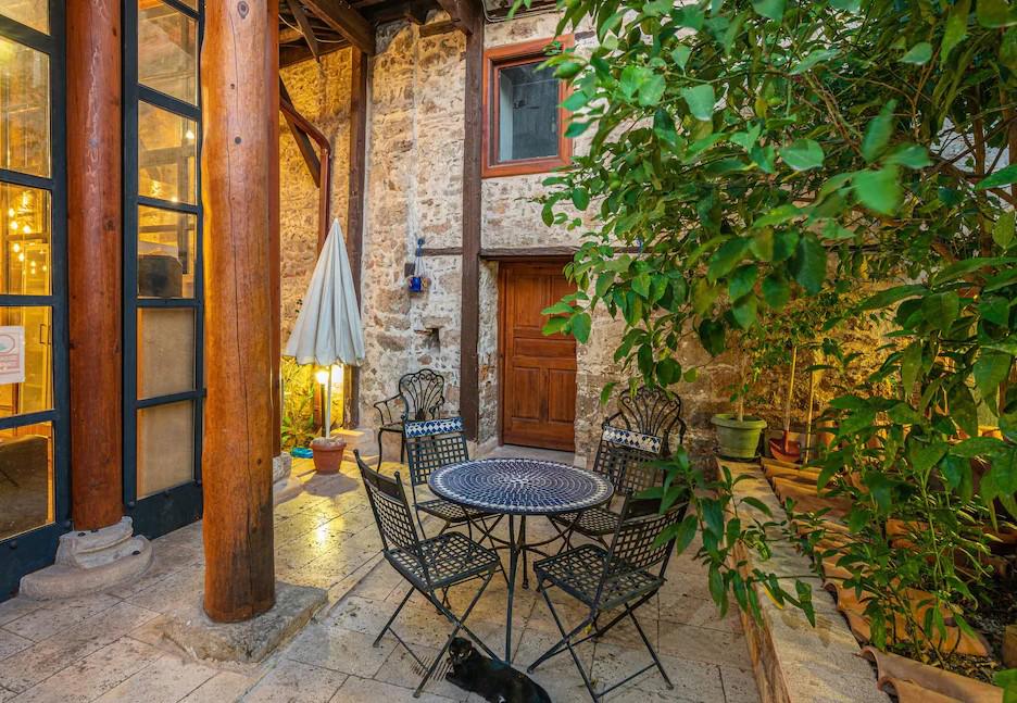 Cedrus Hotel