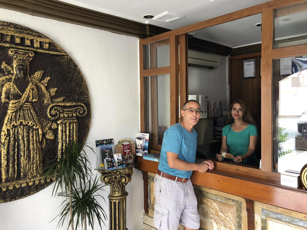 Karyatit Hotel