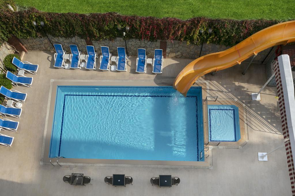 Lara Dinc Hotel