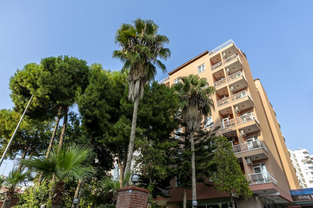 Lara Dinc Hotel