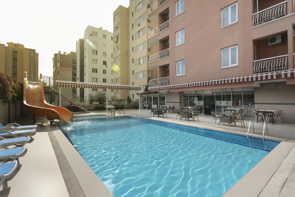 Lara Dinc Hotel