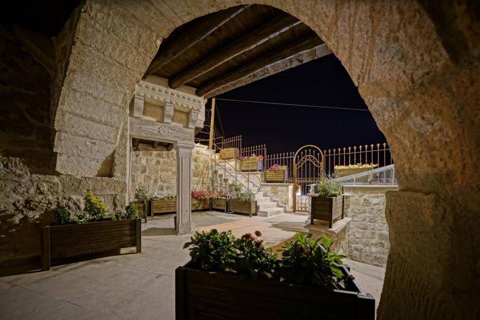 Vigneron Cave Hotel