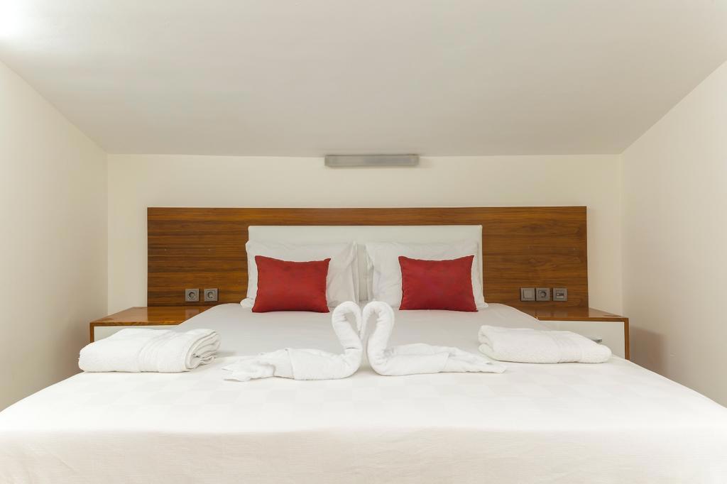 Tema Lara Hotels
