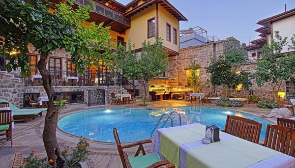 La Paloma Hotel