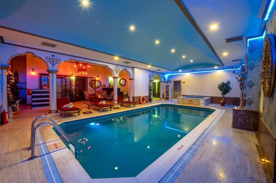 Revia Square Hotel