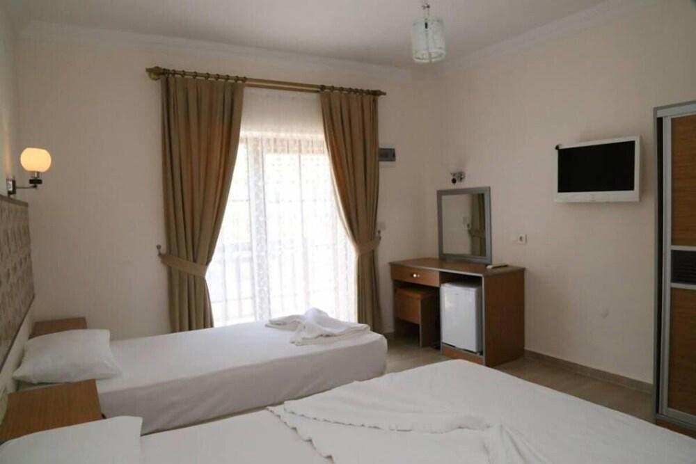 Manolya Hotel