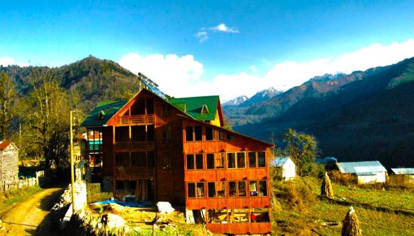 Macahel Green Roof Hotel