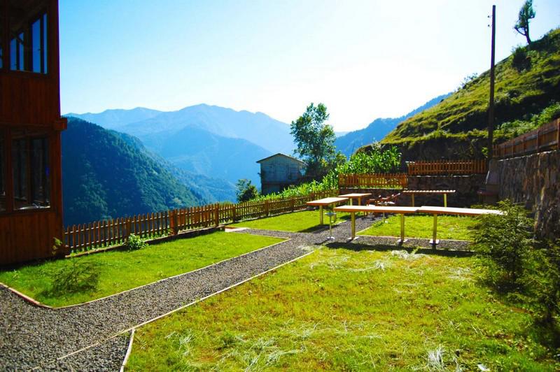 Macahel Green Roof Hotel