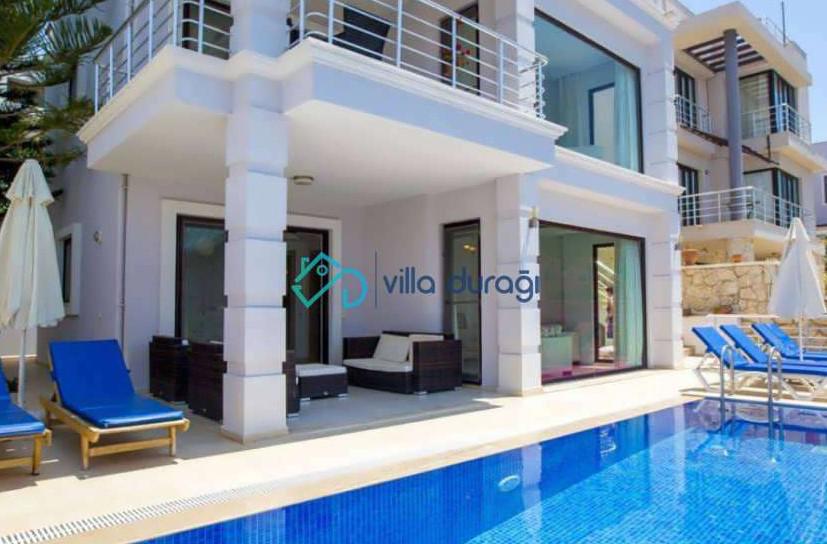 Villa Gülbay by Villadurağı