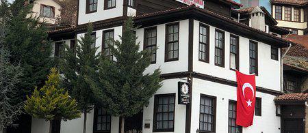 Toprakçılar Konağı