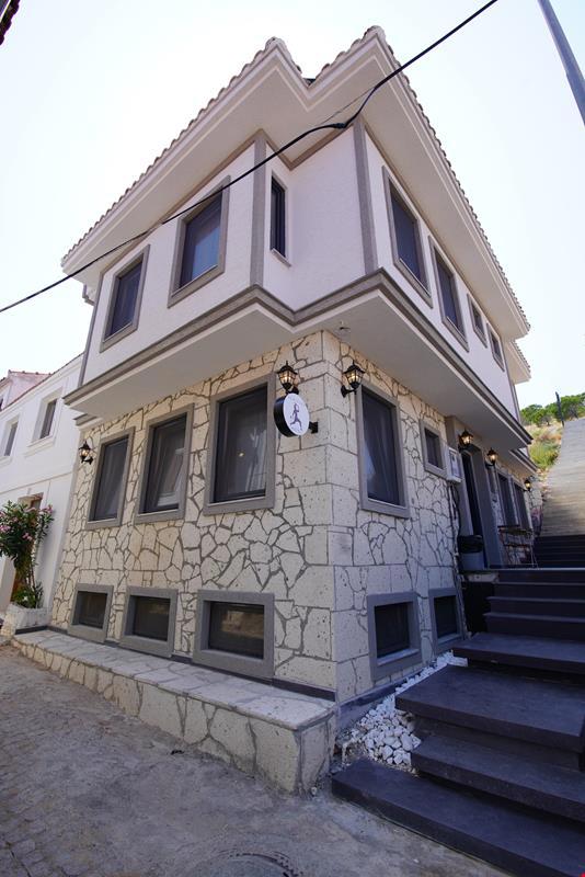 Achilles Hotel