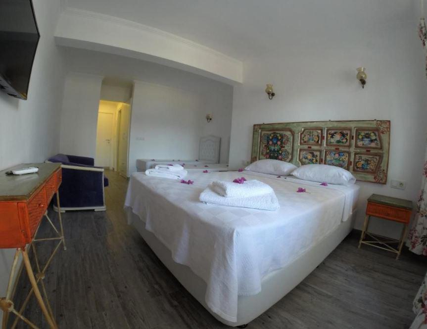 Yelken Bay Beach and Hotel