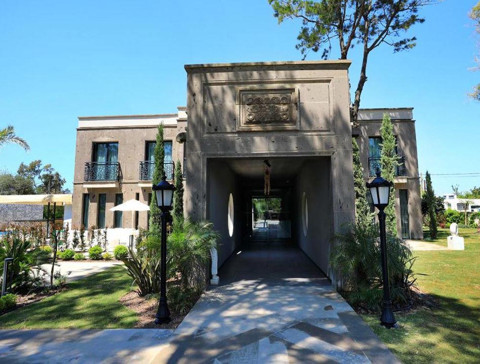 Sandora Boutique Hotel