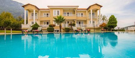 Gold Lion Hotel
