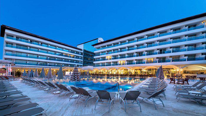 L'Etoile Beach Hotel