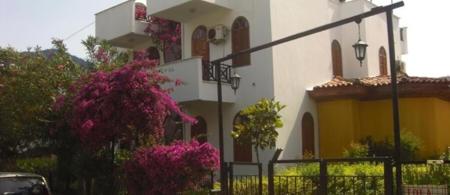 Tolan Apartments