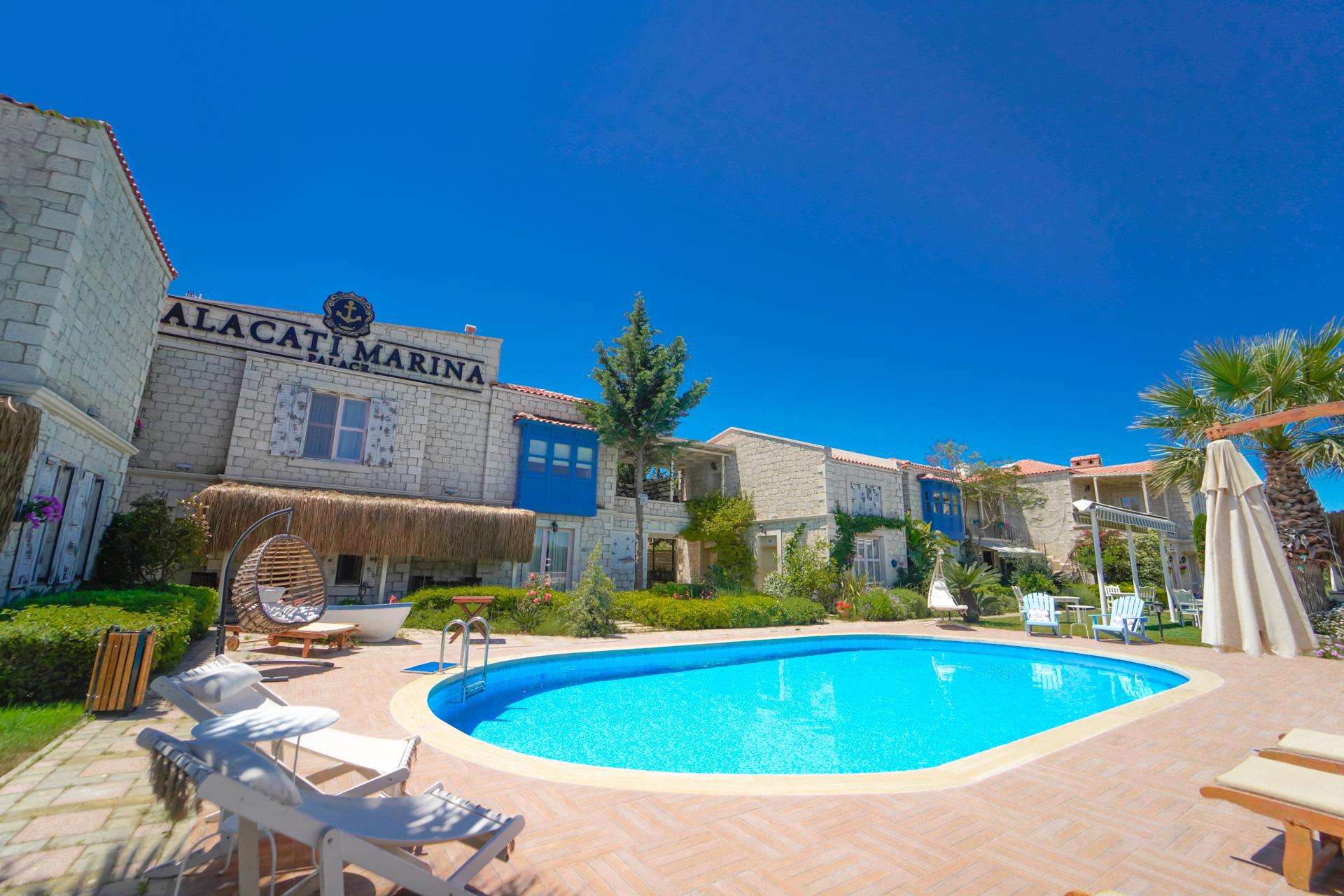 Alaçatı Marina Palace Otel