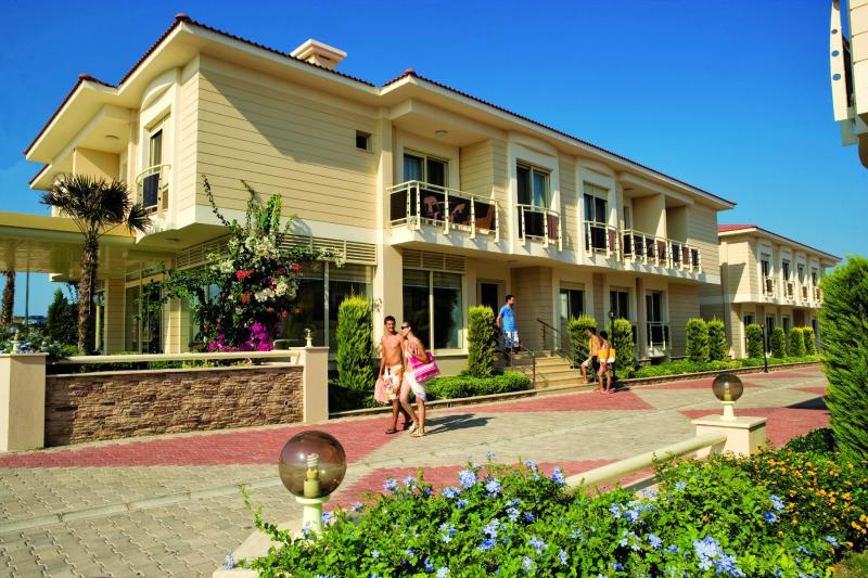 Kamer Suites & Hotel