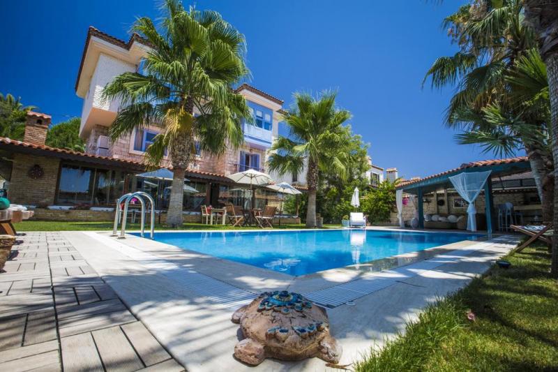 Tash Mekan Alaçatı Boutique Hotel