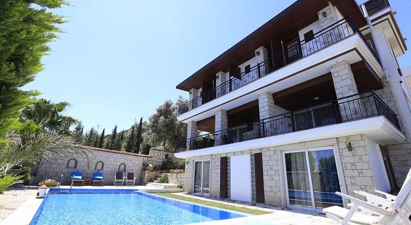 Alaçatı Yamaç Evi