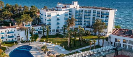 Le Bleu Hotel & Resort