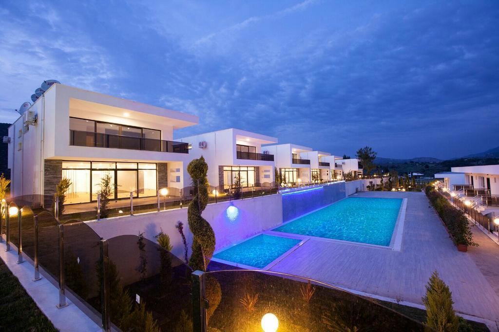 Ada Villas Beverly Hills
