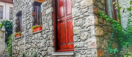 Two Stone Homes (Metis)