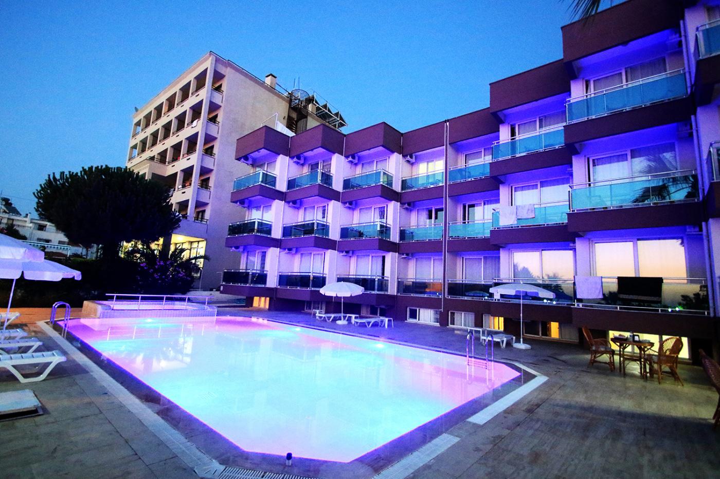 Öz Güzelçamlı Hotel