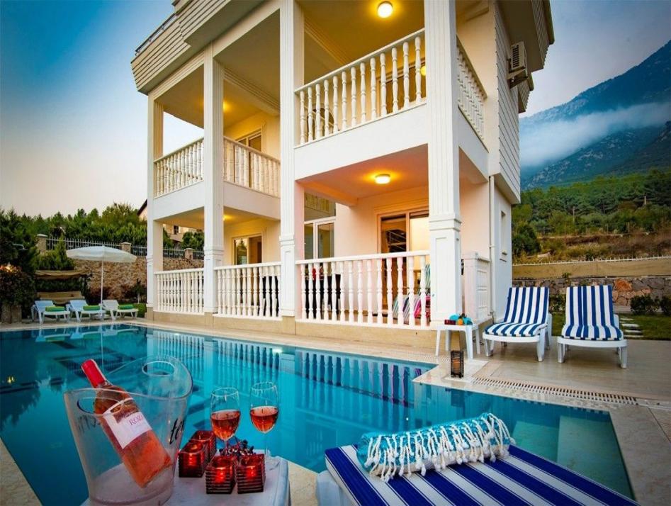 Villa Angel Devine Gold