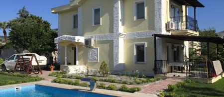 Villa Yellow